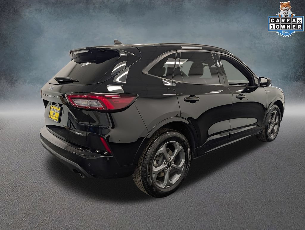 Used 2023 Ford Escape ST-Line w/ Tech Pack #1 AWD/4WD image 5