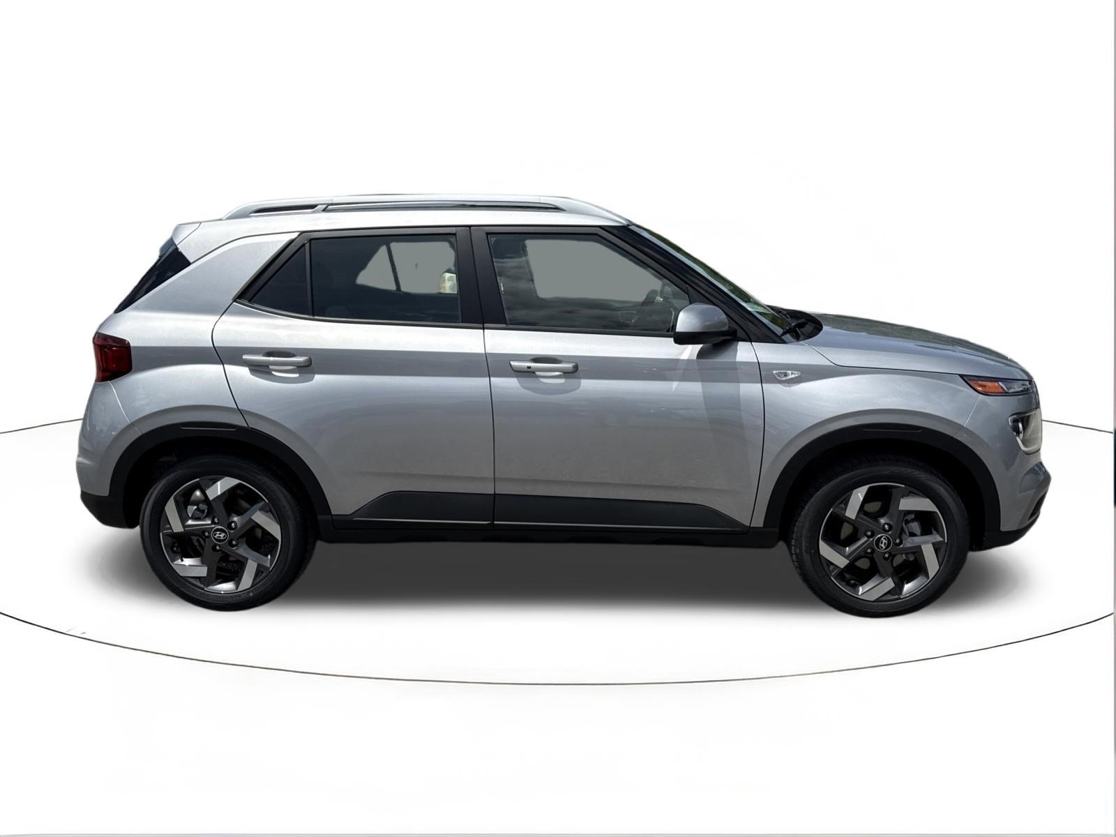 New 2026 Hyundai Venue SEL FWD image 2