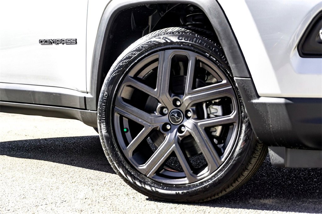 New 2026 Jeep Compass Latitude image 2