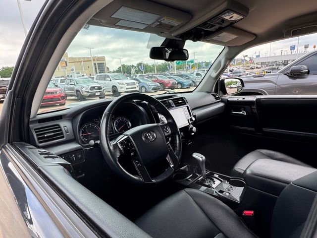 Used 2024 Toyota 4Runner TRD Off-Road Premium AWD/4WD image 18