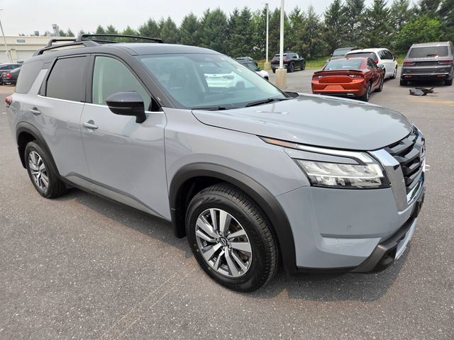Used 2024 Nissan Pathfinder SL AWD/4WD image 19