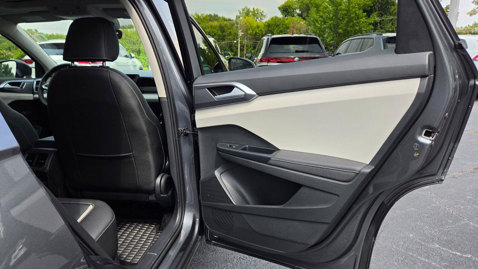 Certified 2025 Volkswagen Taos SEL AWD/4WD image 55