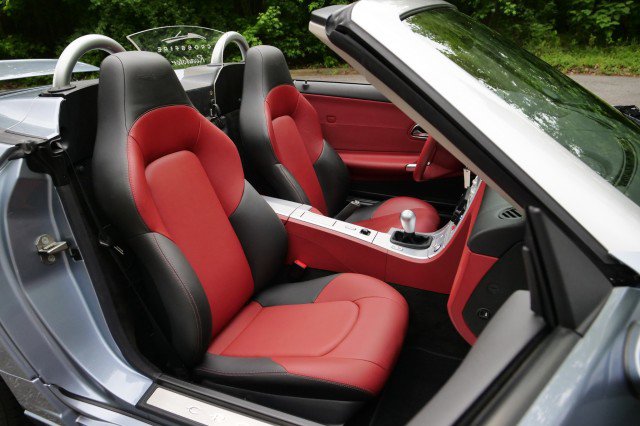Used 2007 Chrysler Crossfire Limited RWD image 27
