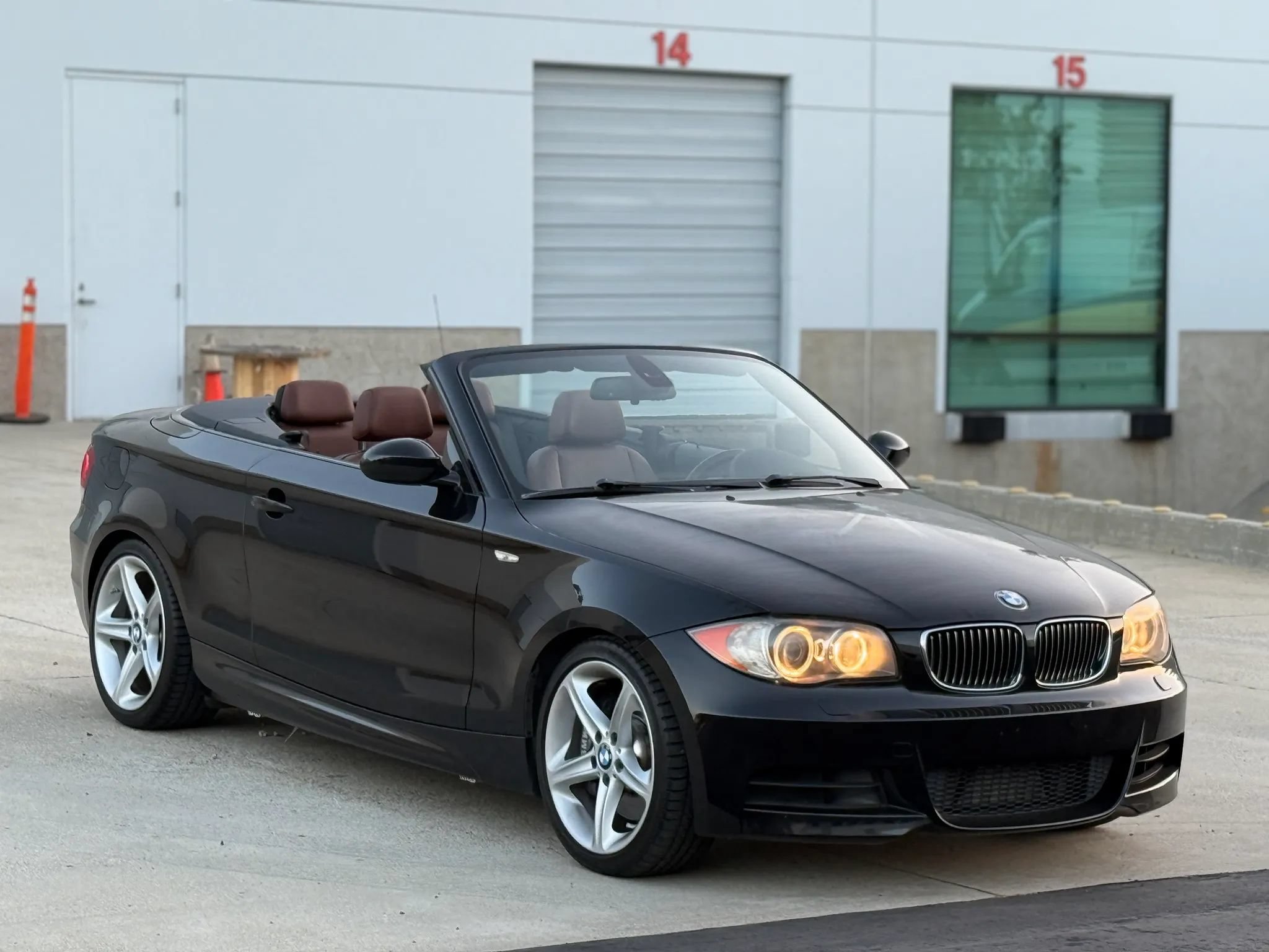 Used 2009 BMW 135i Convertible RWD image 3