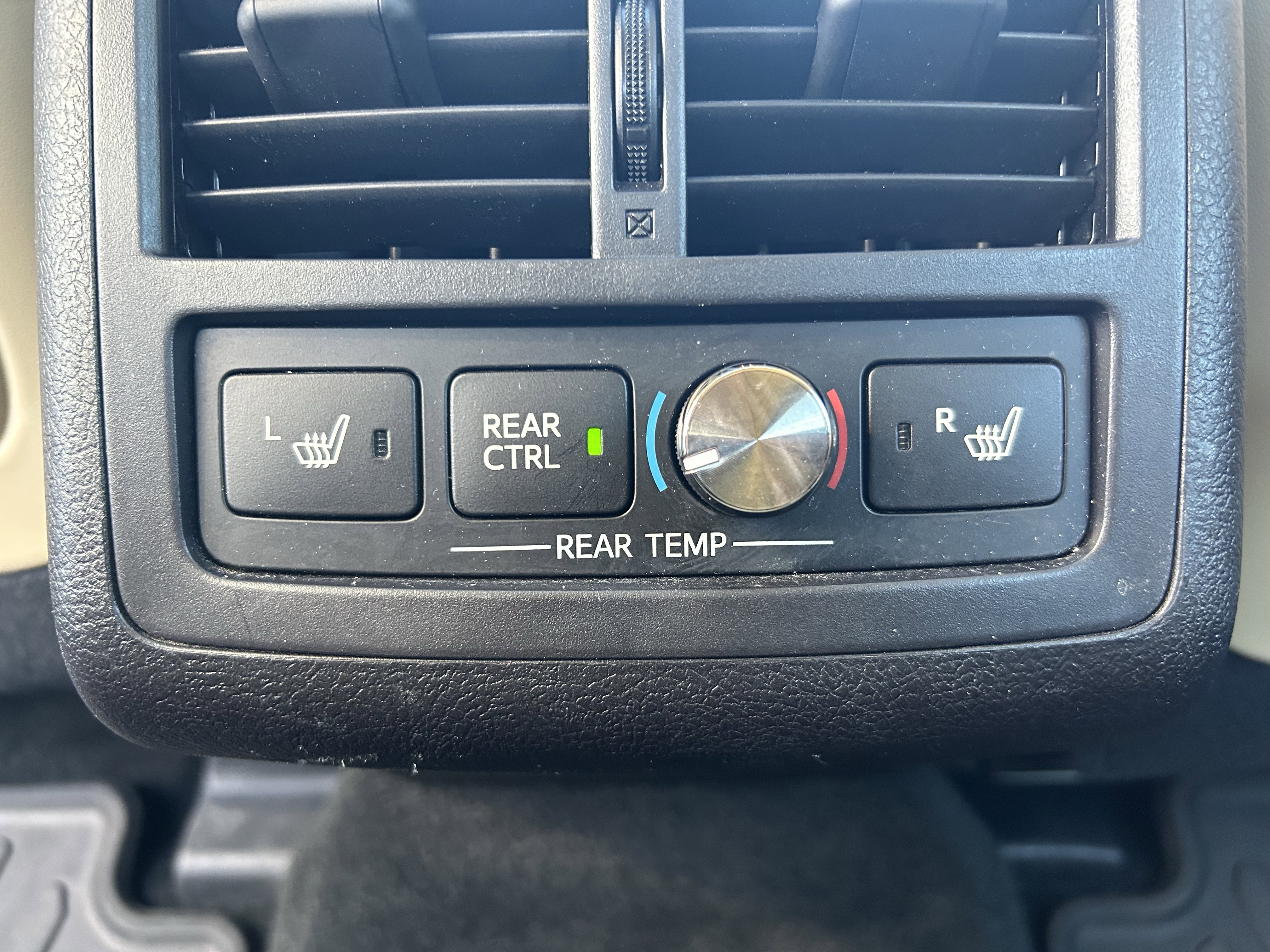 Used 2016 Toyota Avalon Limited w/ Toyota Safety Sense Package FWD image 20