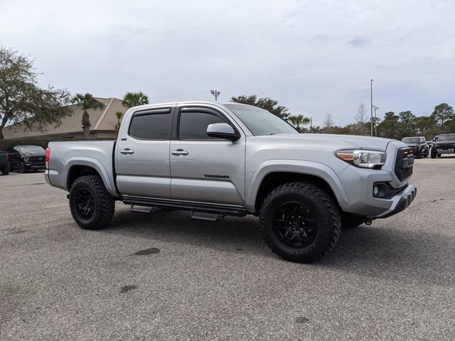 Used 2017 Toyota Tacoma SR5 w/ Tow Package image 2
