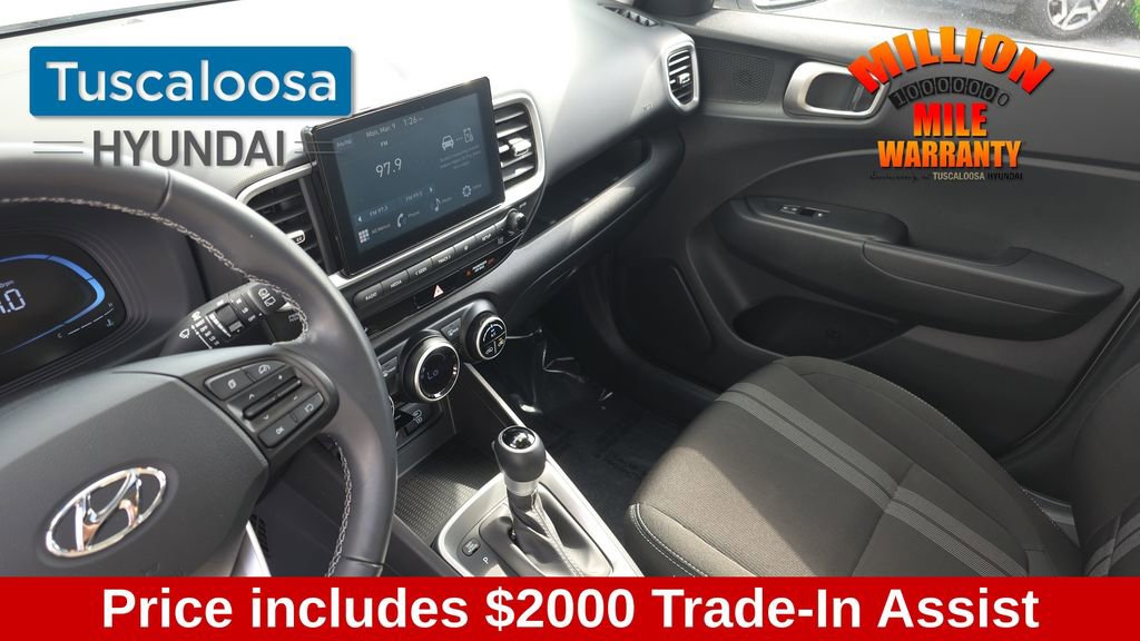 Used 2024 Hyundai Venue SEL image 22