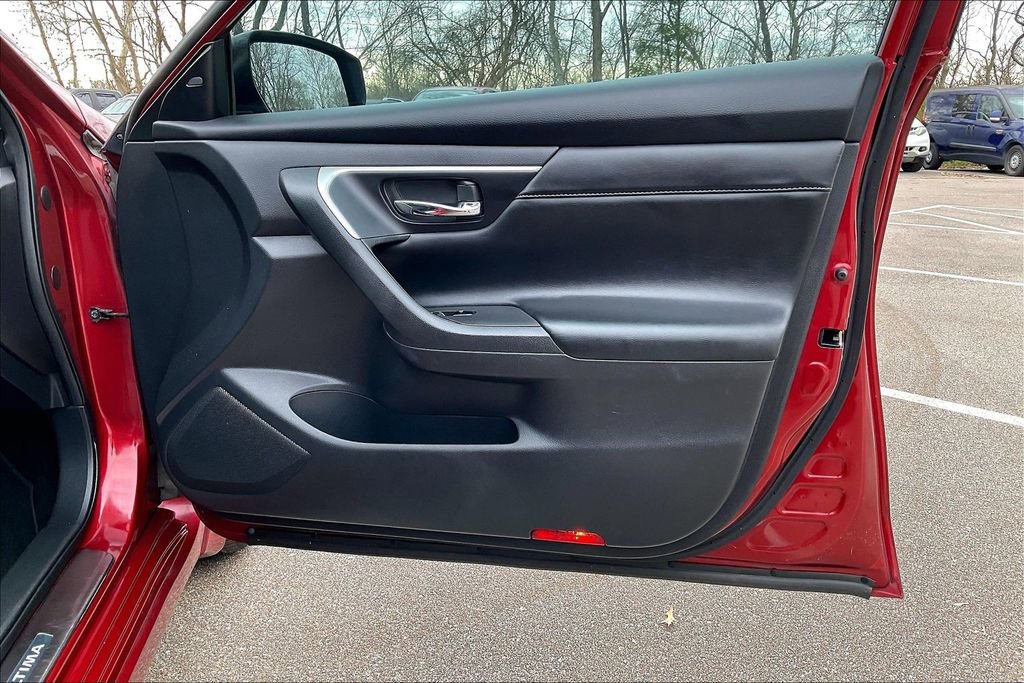 Used 2016 Nissan Altima 2.5 SL w/ Moonroof Package image 24