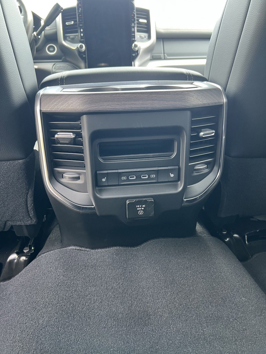 New 2026 RAM 2500 Laramie AWD/4WD image 13