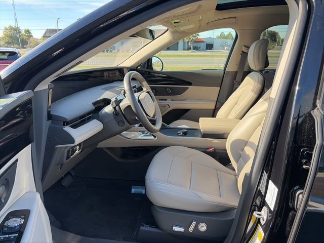 Used 2025 Lincoln Nautilus Premier w/ Equipment Group 102A image 31