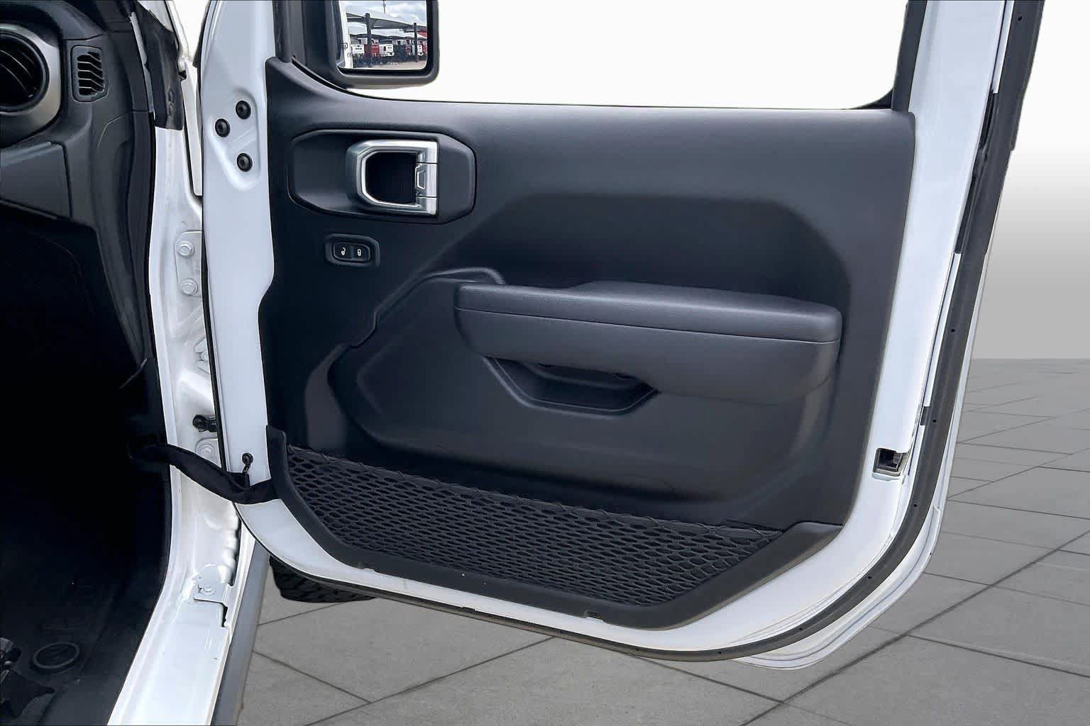 Used 2022 Jeep Wrangler Unlimited Sport AWD/4WD image 22