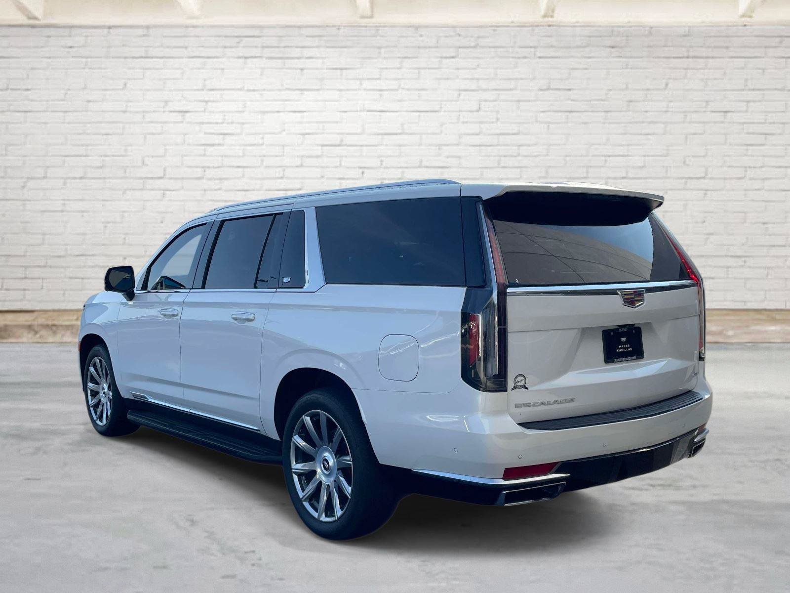 Certified 2024 Cadillac Escalade ESV Premium Luxury Platinum w/ LPO, Floor Liner Package AWD/4WD image 5