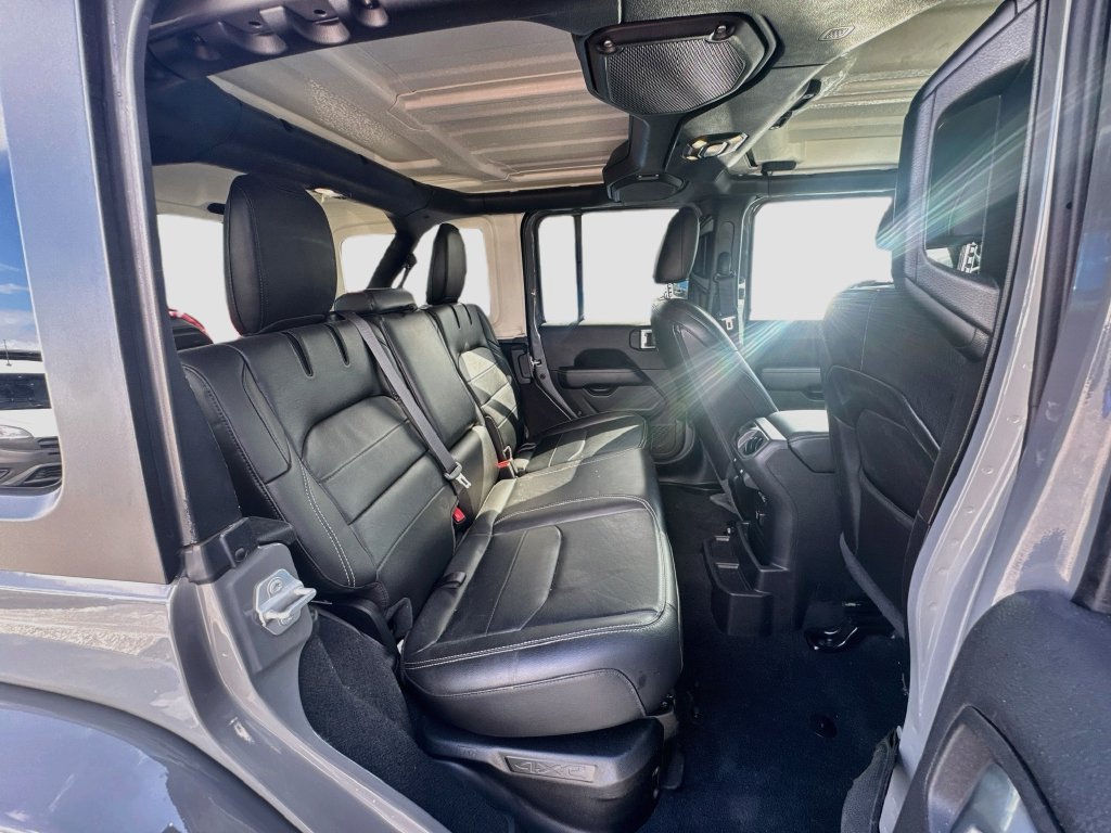 Used 2023 Jeep Wrangler Unlimited Sahara w/ Cold Weather Group AWD/4WD image 30