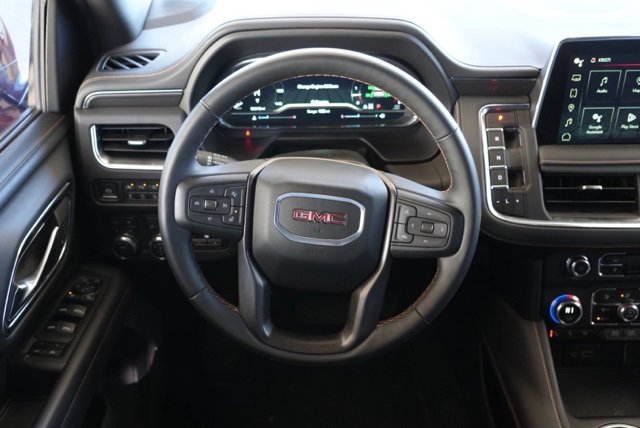 Used 2024 GMC Yukon AT4 w/ Technology Package image 9