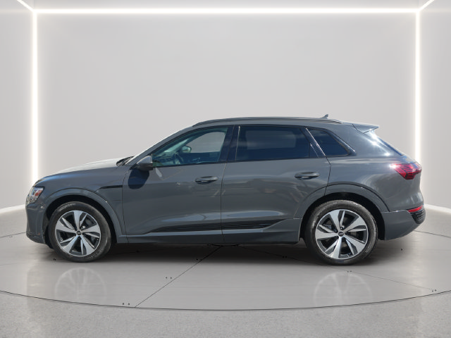 Used 2024 Audi Q8 e-tron Premium AWD/4WD image 2