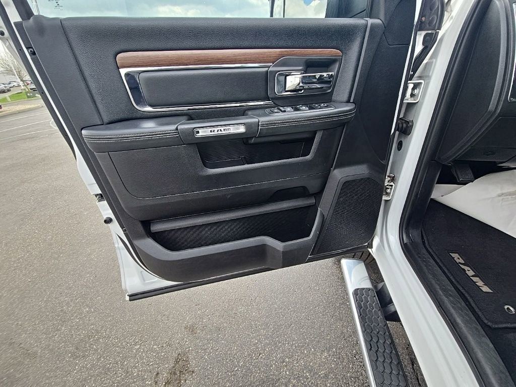 Used 2015 RAM 2500 Laramie w/ Convenience Group image 14