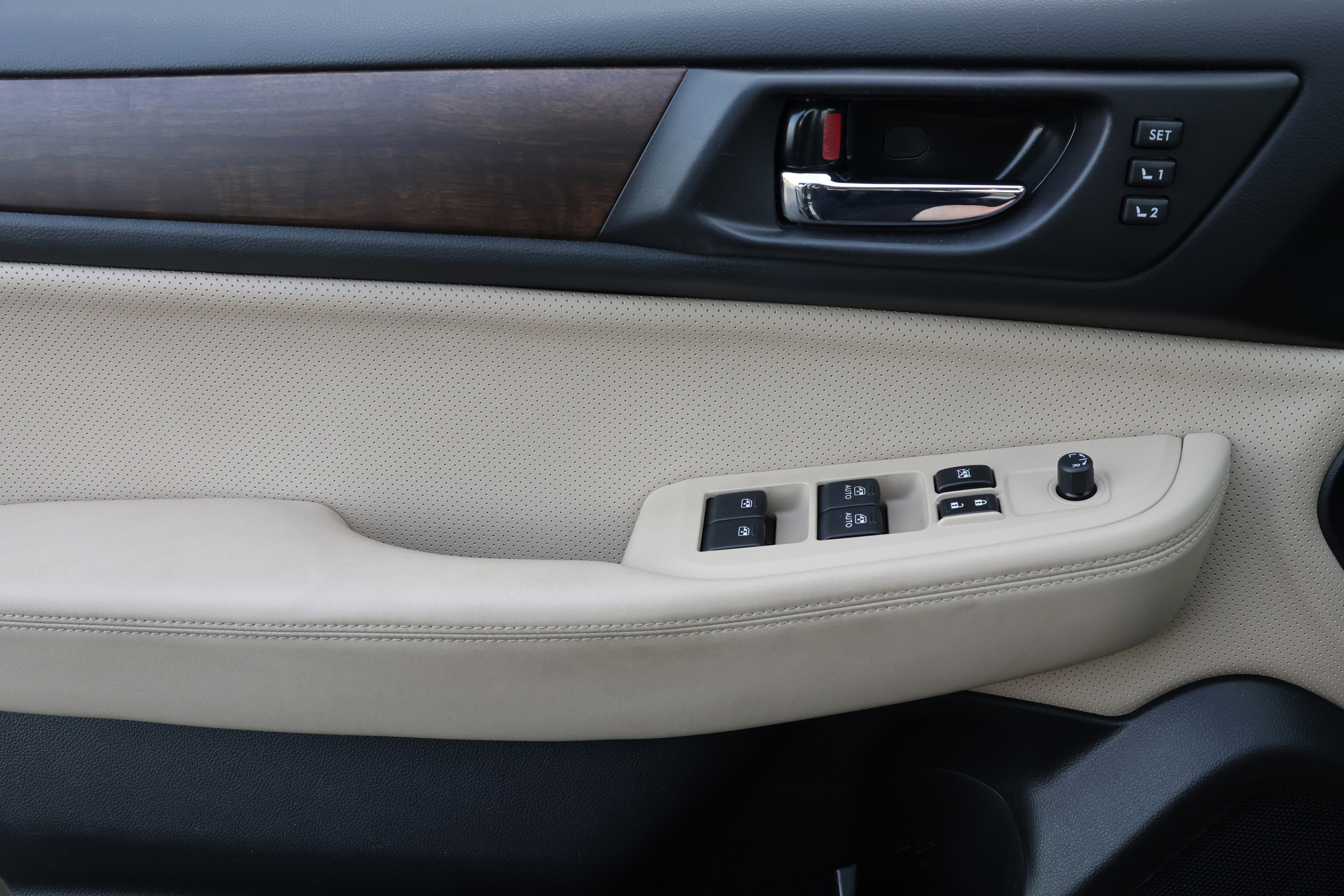 Used 2016 Subaru Outback 3.6R Limited image 12