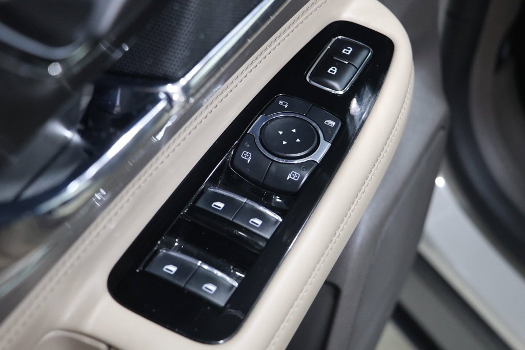 Used 2023 Lincoln Corsair Reserve w/ Equipment Group 202A AWD/4WD image 27