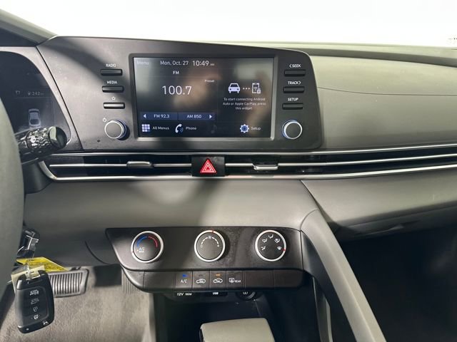 Certified 2023 Hyundai Elantra SE image 21