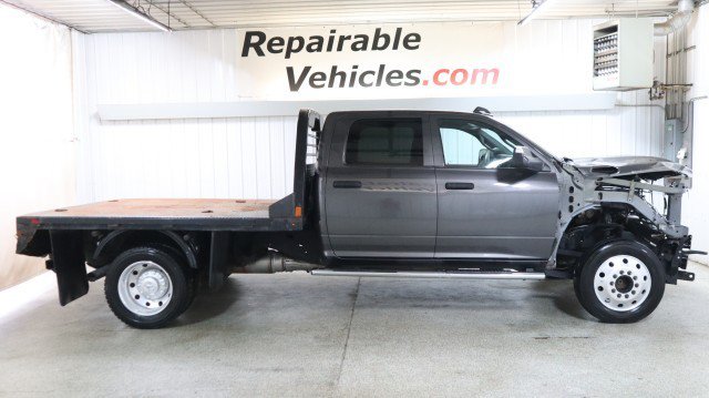 Used 2022 RAM 5500 Tradesman w/ Chrome Appearance Group AWD/4WD image 4