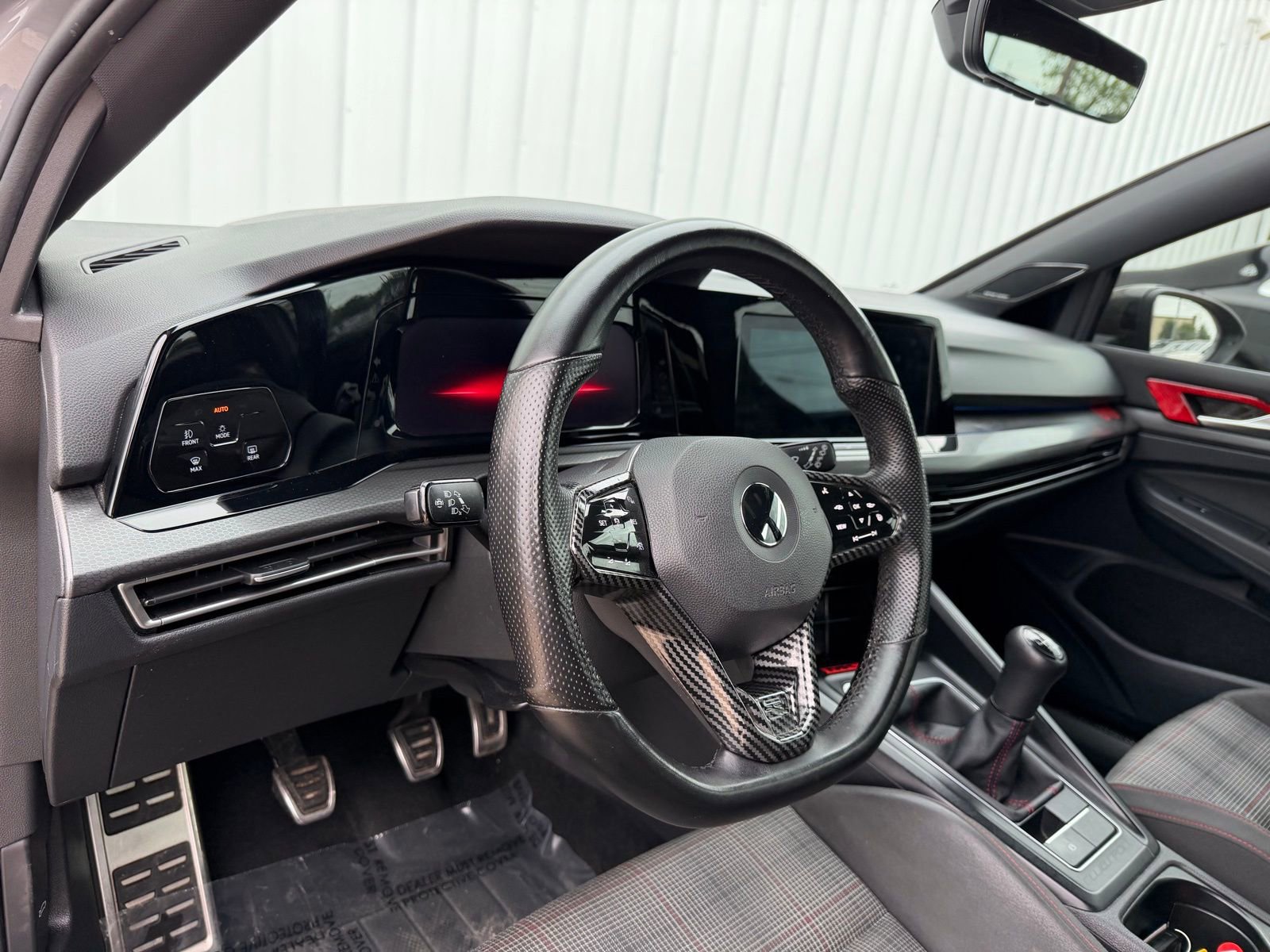 Used 2022 Volkswagen GTI SE image 17