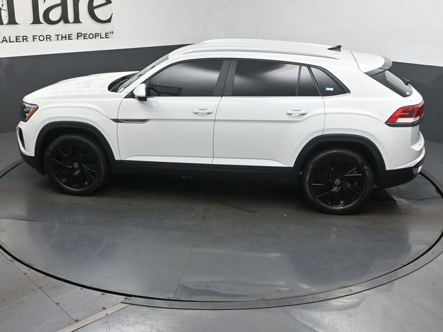 Used 2024 Volkswagen Atlas Cross Sport SE w/ Black Wheel Package FWD image 44