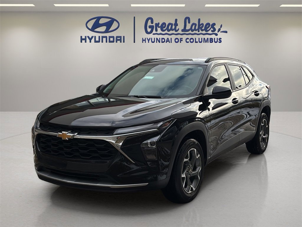 Used 2025 Chevrolet Trax LT w/ Driver Confidence Package