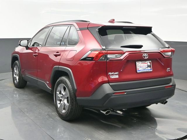 Used 2025 Toyota RAV4 XLE w/ Convenience Package image 4