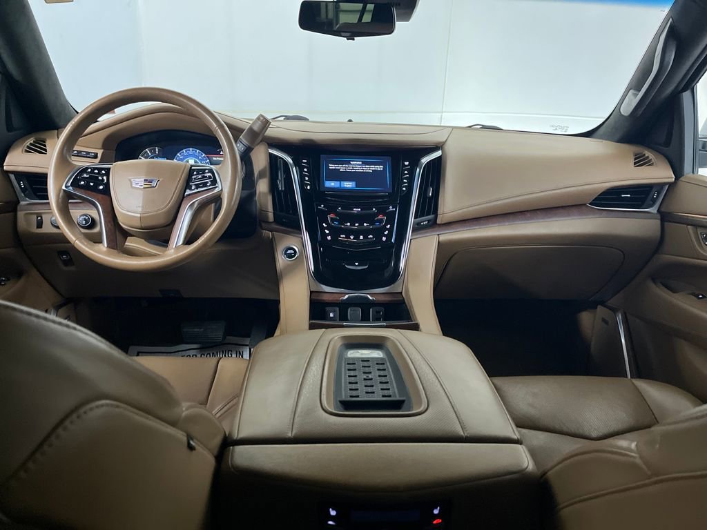 Used 2017 Cadillac Escalade Platinum image 34