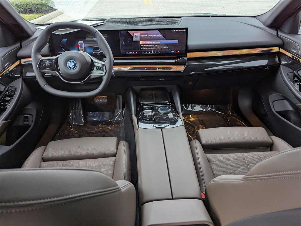 Used 2026 BMW i5 eDrive40 image 15