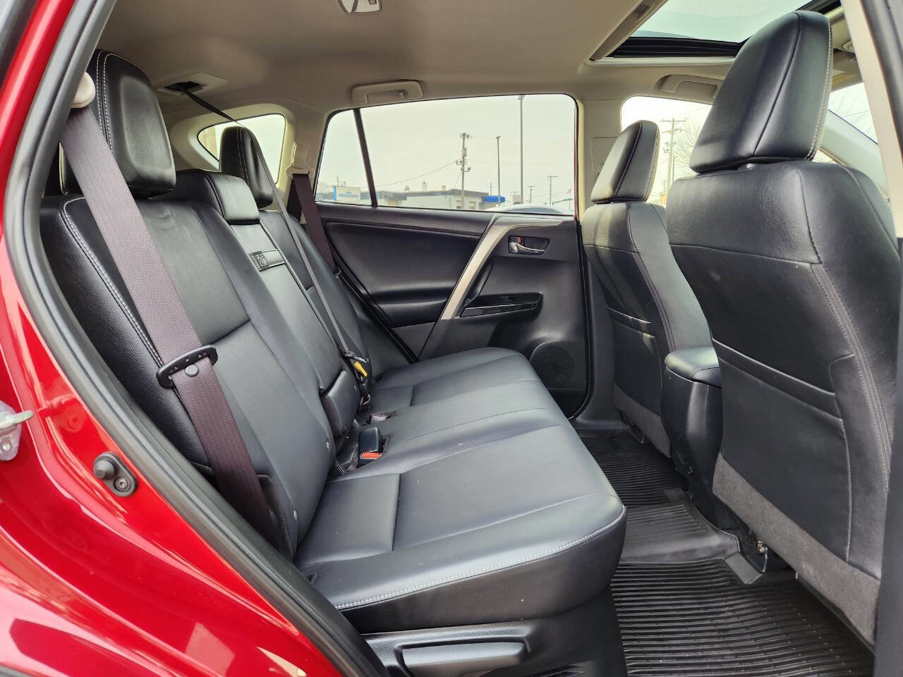 Used 2018 Toyota RAV4 Limited w/ Advanced Technology Package AWD/4WD image 13
