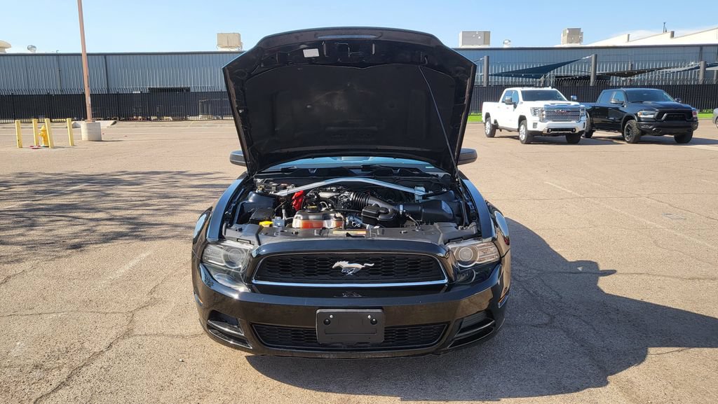 Used 2014 Ford Mustang Convertible RWD image 33