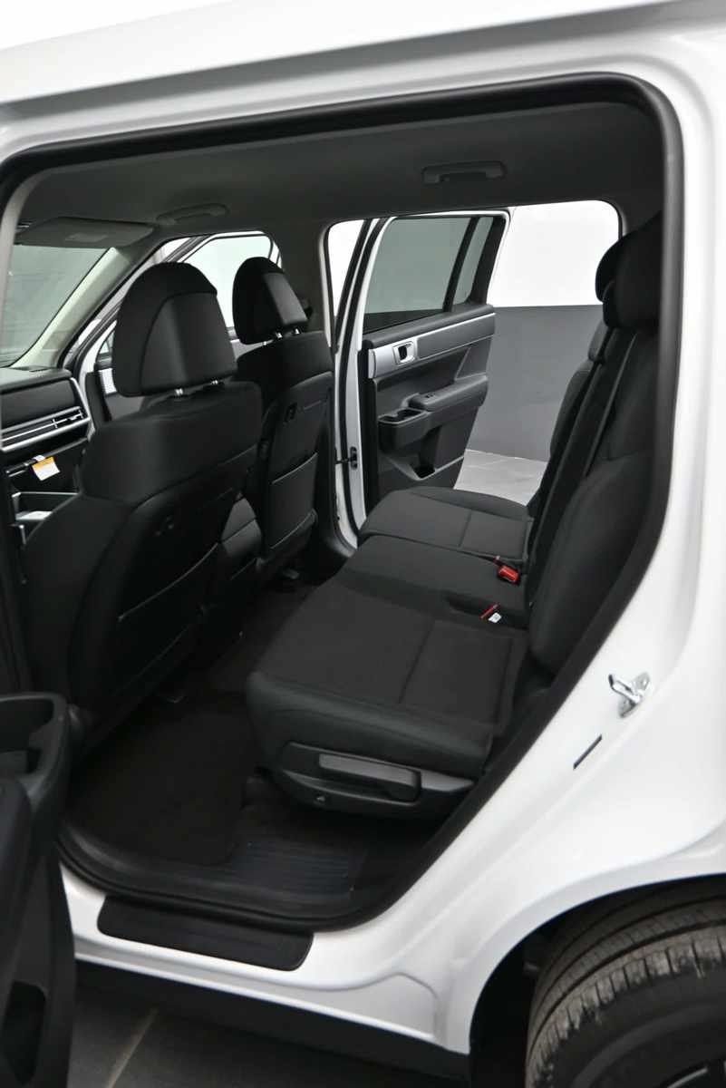 New 2027 Hyundai Santa Fe SE FWD image 14