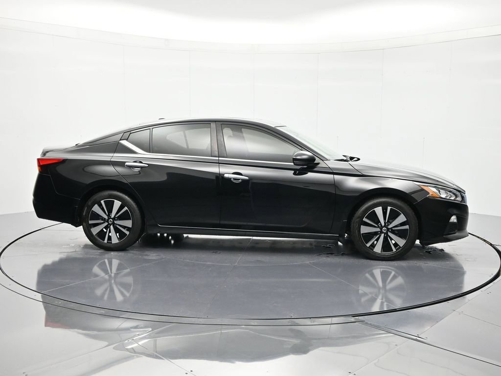 Certified 2022 Nissan Altima 2.5 SV w/ SV Premium Package FWD image 4