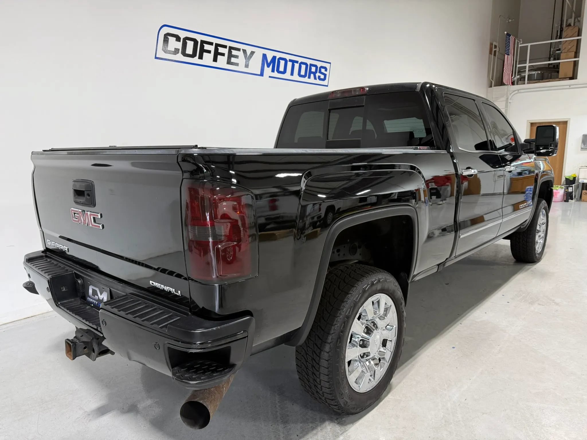 Used 2016 GMC Sierra 2500 Denali w/ Duramax Plus Package AWD/4WD image 6