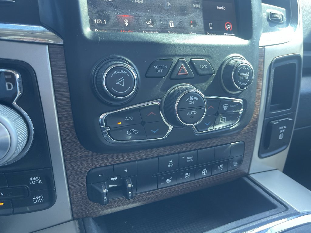 Used 2018 RAM 1500 Laramie w/ Convenience Group AWD/4WD image 24