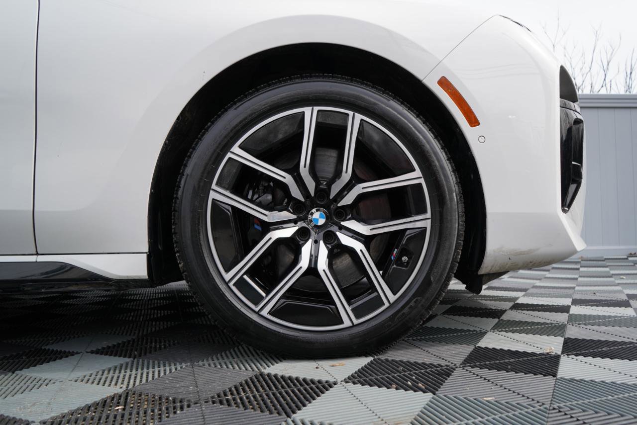 Used 2023 BMW 760i xDrive w/ Executive Package image 87