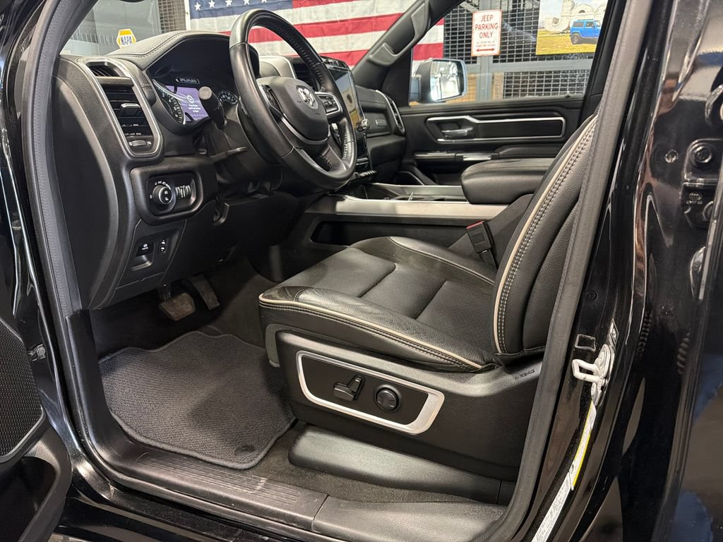 Used 2023 RAM 1500 Laramie AWD/4WD image 3