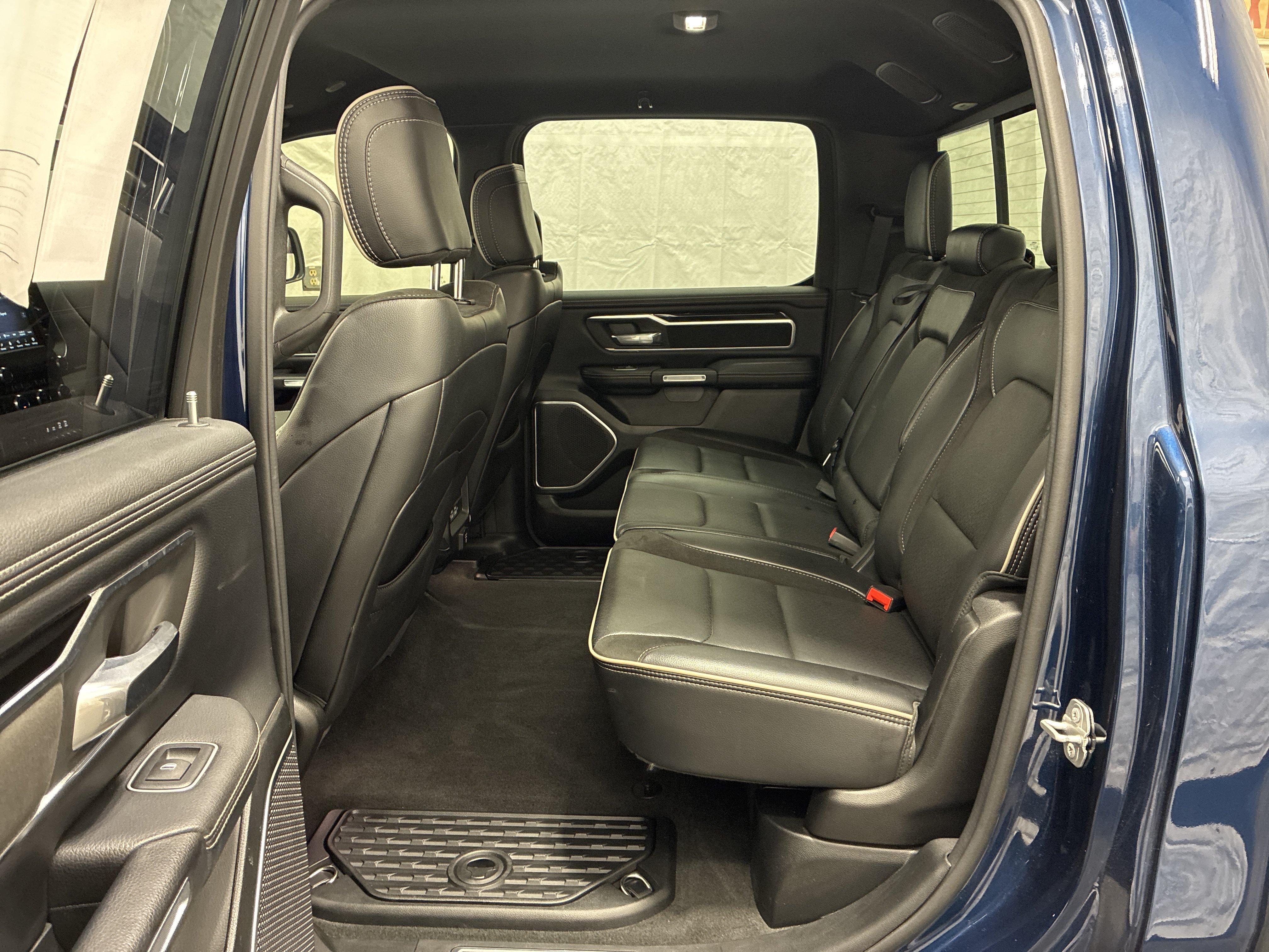Used 2021 RAM 1500 Laramie w/ Sport Appearance Package AWD/4WD image 10
