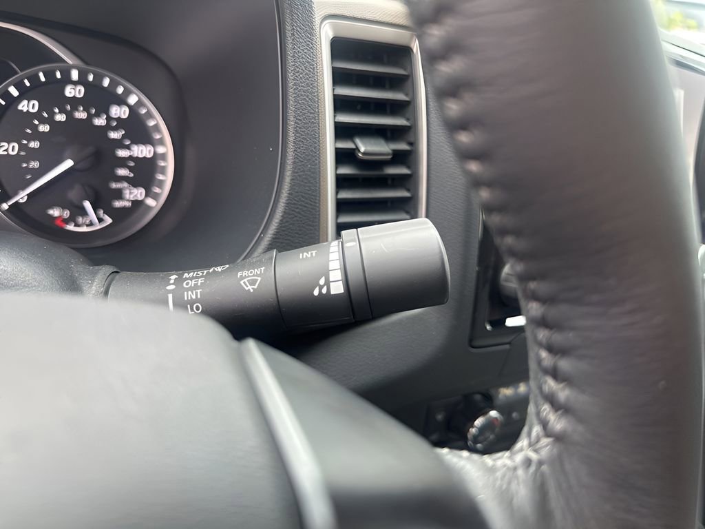 Used 2022 Nissan Frontier SV image 33