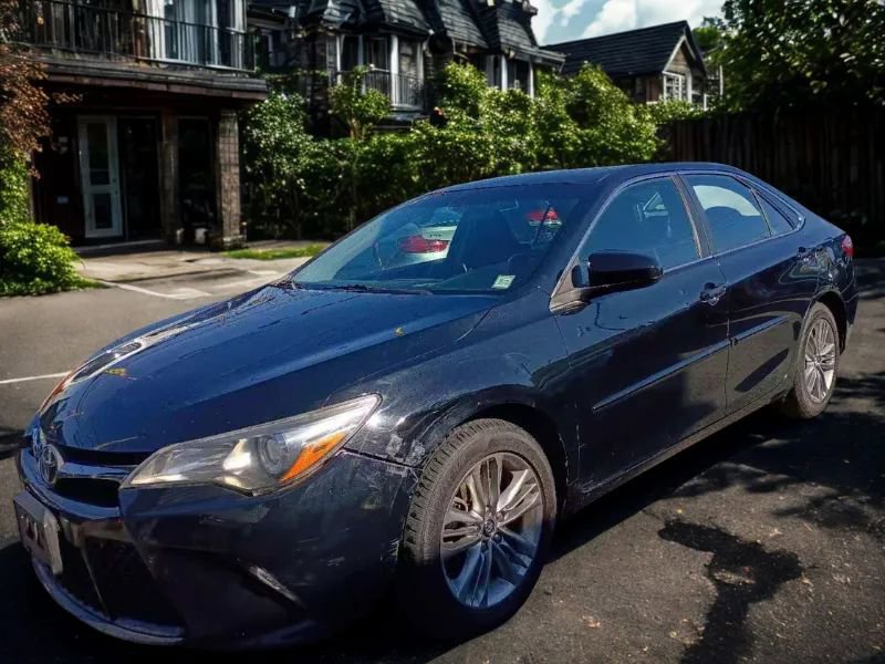Used 2017 Toyota Camry XSE image 10