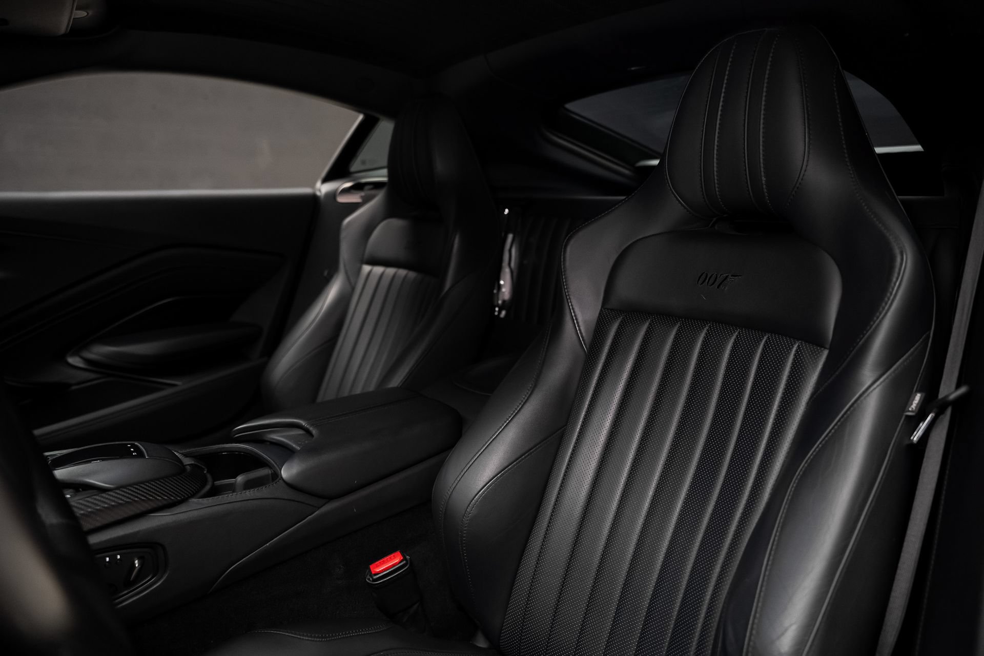 Used 2022 Aston Martin V8 Vantage Coupe RWD image 72