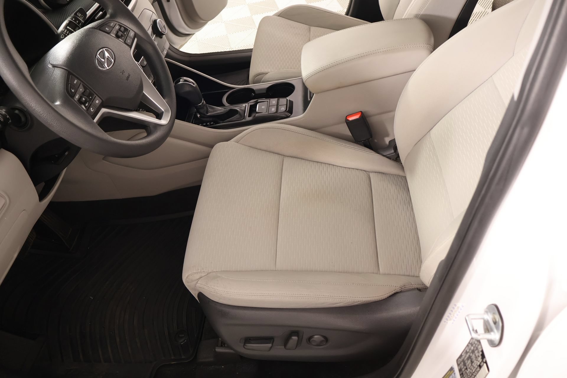Used 2019 Hyundai Tucson Value AWD/4WD image 11