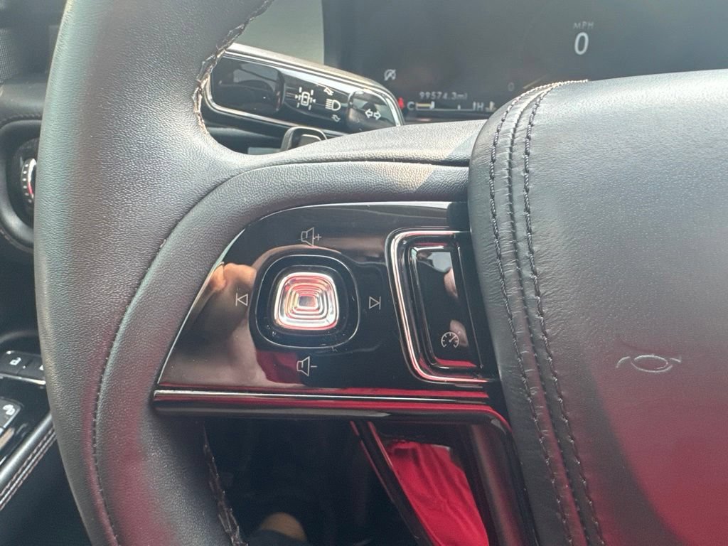 Used 2023 Lincoln Aviator AWD w/ Premium Package image 21