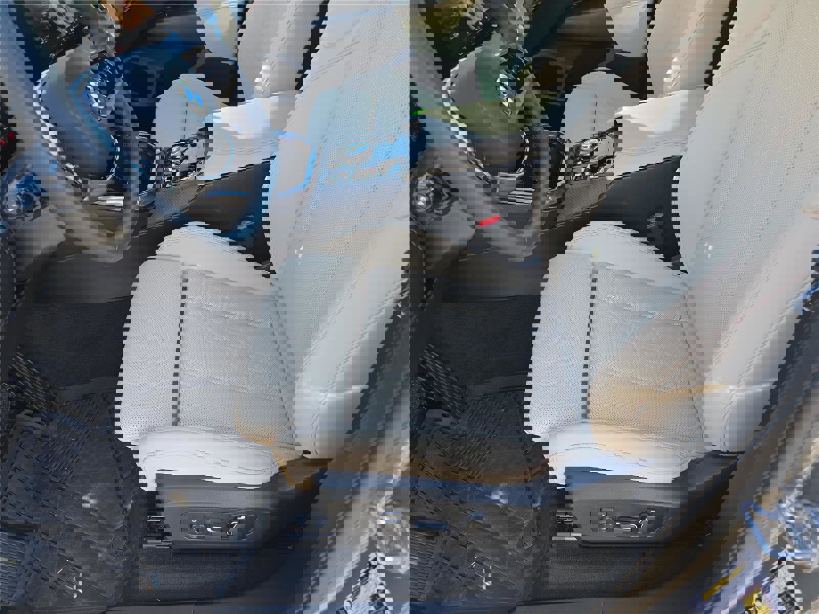 Used 2025 BMW X3 xDrive30i w/ Convenience Package image 24