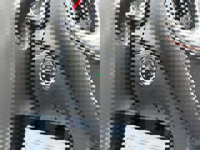 Certified 2020 Chevrolet Equinox LT w/ Driver Convenience Package image 16