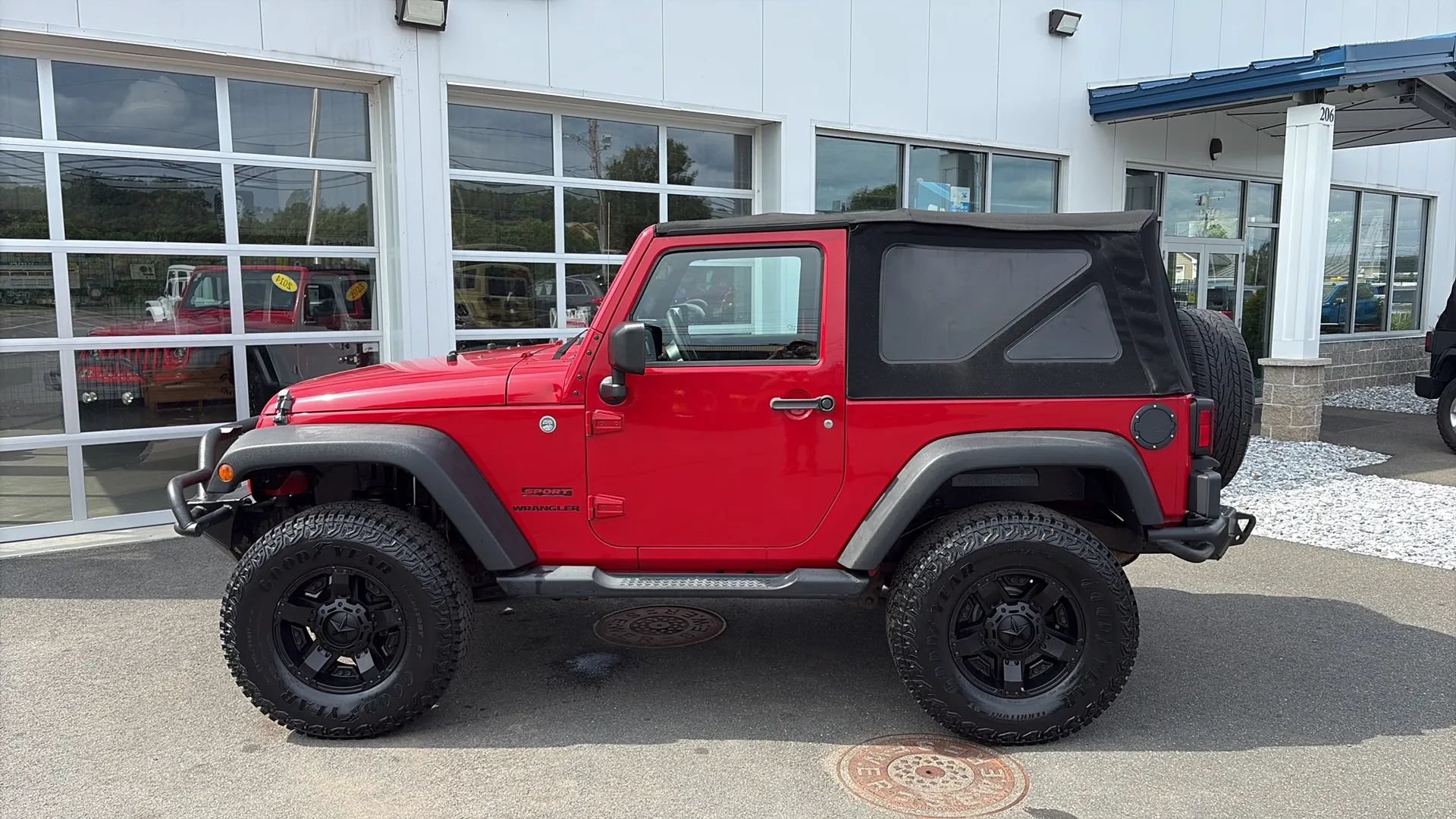 Used 2014 Jeep Wrangler Sport w/ Connectivity Group AWD/4WD video 1