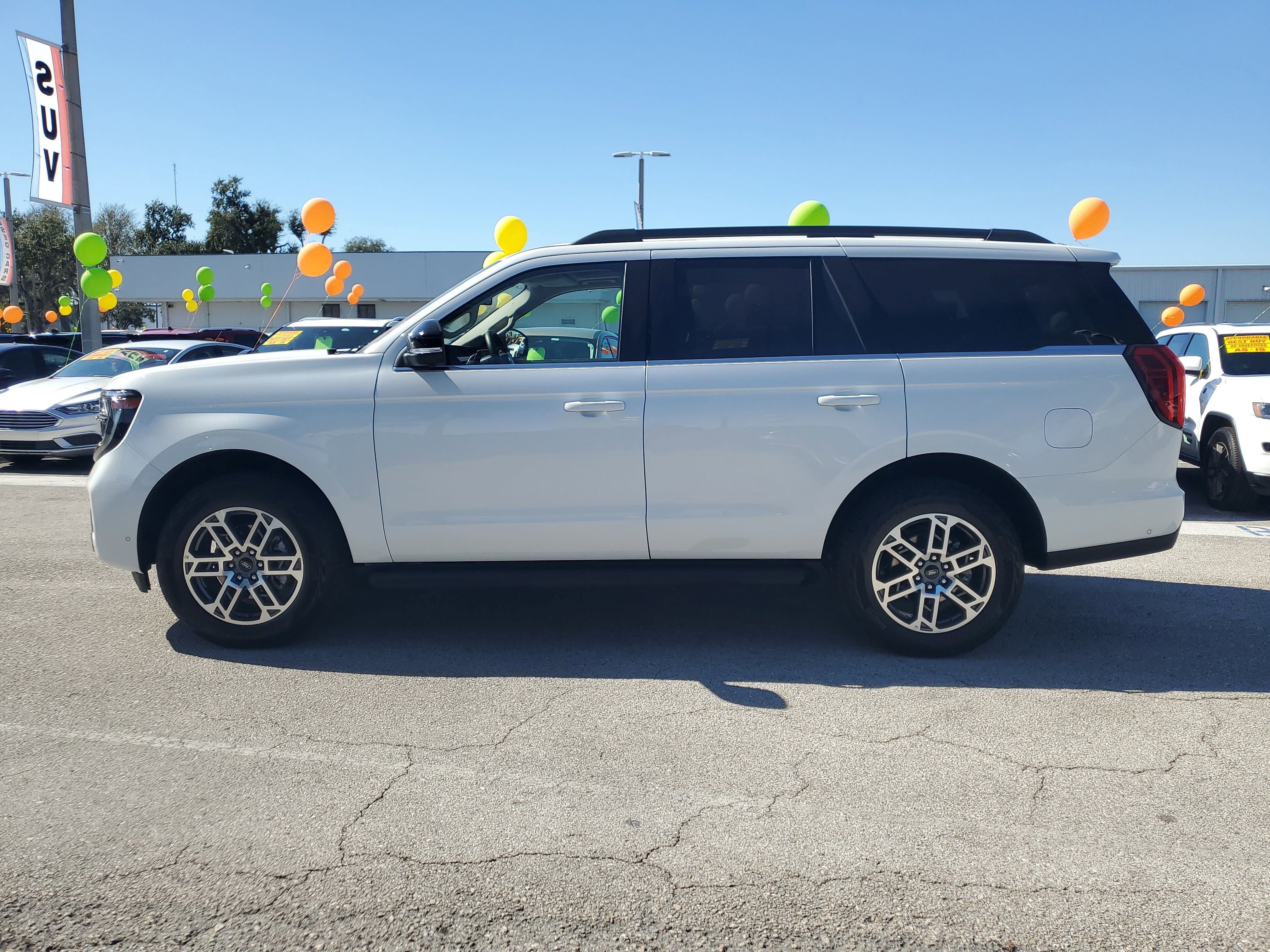 Certified 2025 Ford Expedition Active image 6