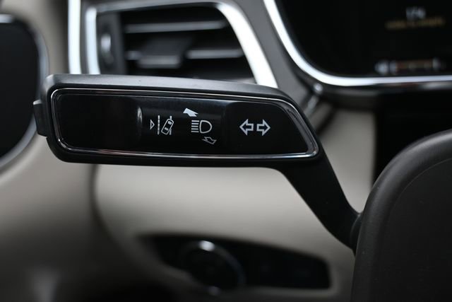 Used 2017 Lincoln Continental Reserve w/ Technology Package image 39