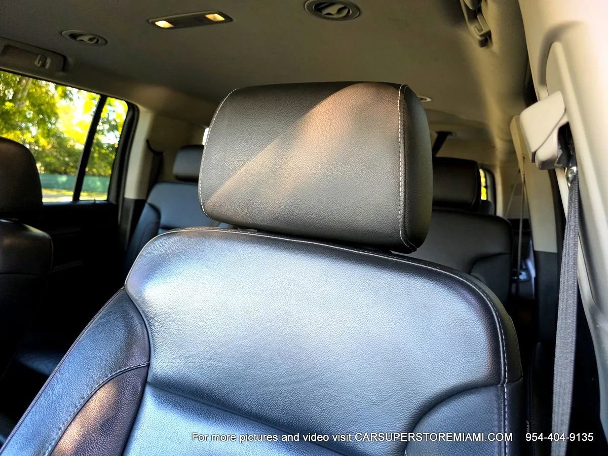 Used 2018 Chevrolet Suburban LT RWD image 27